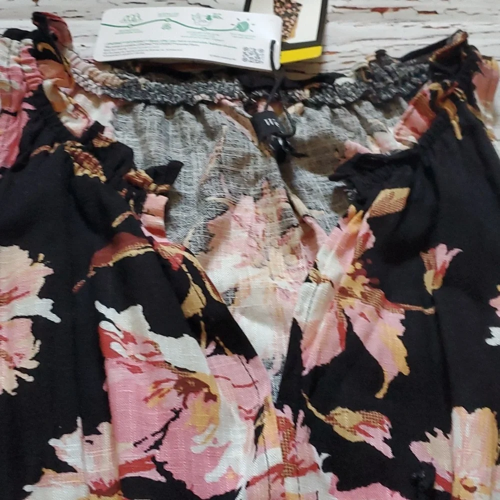 🆕️ CUTE BLACK FLOWER DESIGN DRESS 🖤💕 - Picture 6 of 11